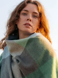 Womens Irish Knitwear|Ladies Aran Ponchos & Capes*Sweater Shop 100% Lambswool Cape - Sue 614