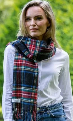 Ladies Lambswool Scarves*Sweater Shop 100% Lambswool Tartan Scarf Black Stewart
