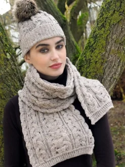 Aran Wool Hats*Sweater Shop Aran Cable Knit Hat Pom Pom Oatmeal
