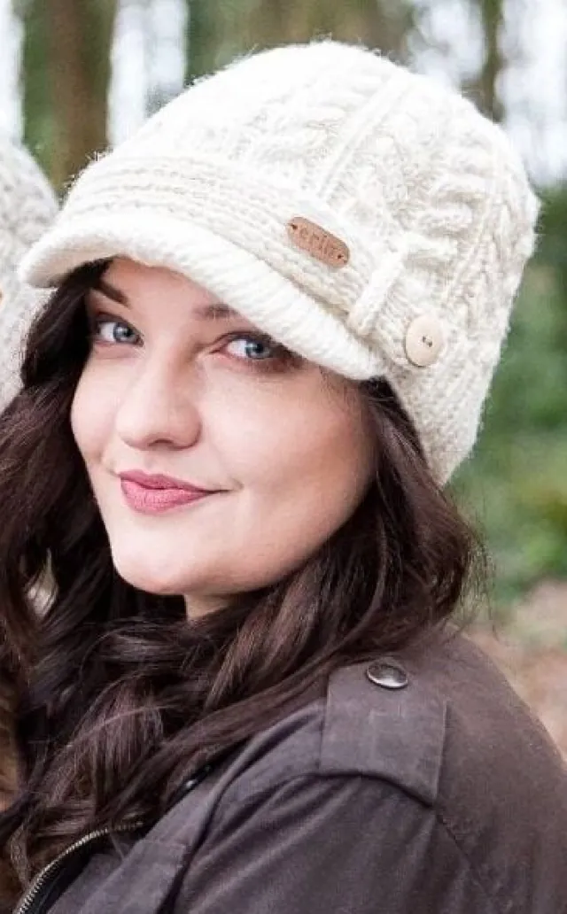 Aran Wool Hats*Sweater Shop Aran Peak Cable Hat Natural White