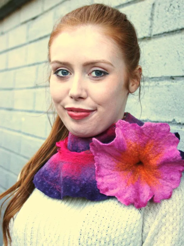 Ladies Felt Scarves*Sweater Shop Handmade Felt Wool Flower Scarf