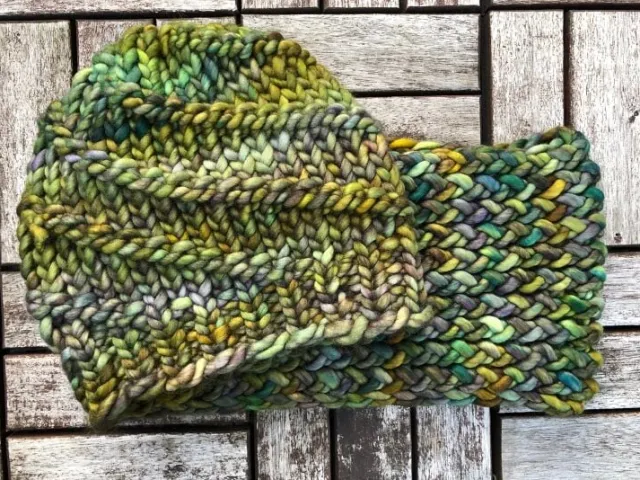 Aran Wool Hats*Sweater Shop Made in Ireland Snood and Hat Set Green