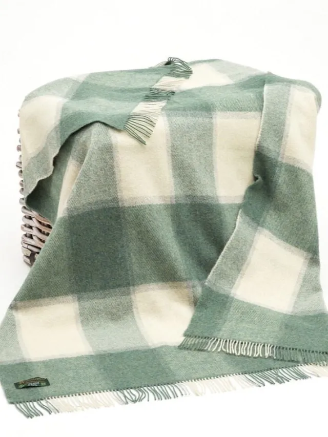 Pure Wool Throw*Sweater Shop Pure Wool Throw Green Block Col.LW164