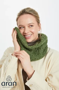 Ladies Merino Wool Scarves|Ladies Aran Scarves*Sweater Shop Super Soft Aran Snood Green B859