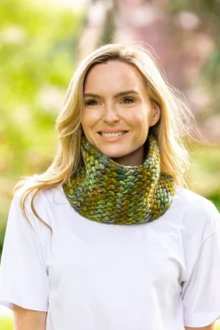 Ladies Merino Wool Scarves|Designer Knitwear*Sweater Shop Super Soft Hand Made Snood Green