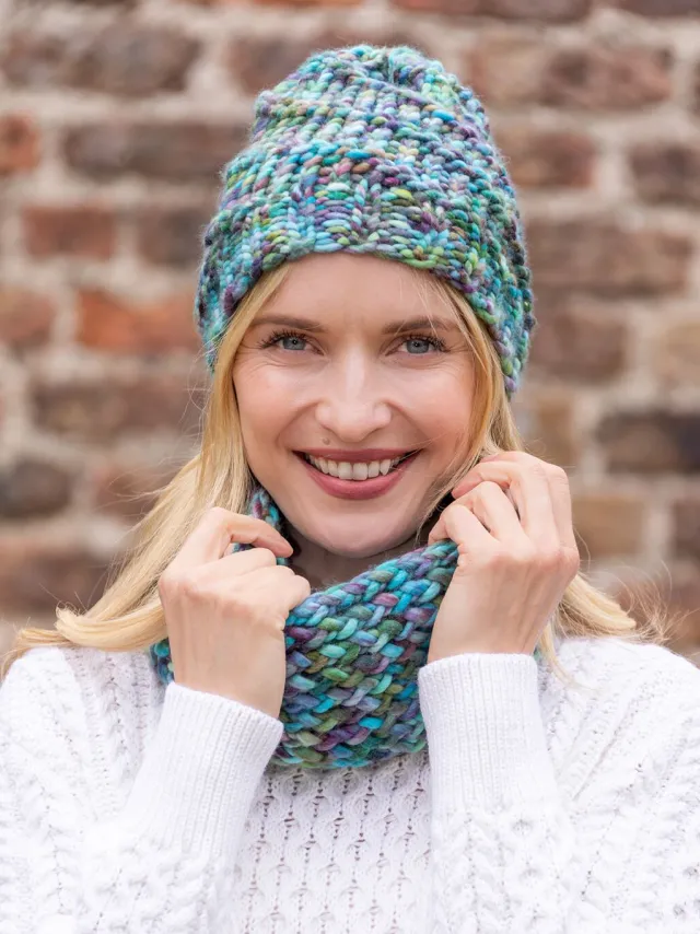 Ladies Merino Wool Scarves*Sweater Shop Super Soft Merino Wool Handmade Snood and Hat Set - Turquoise