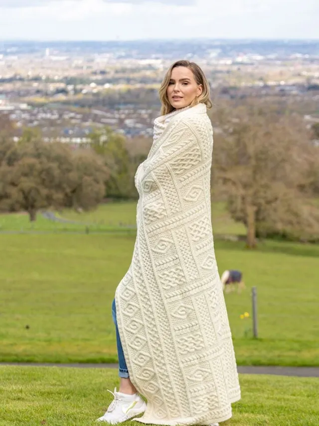 Aran Wool Throws*Sweater Shop Two Tone Plated Aran Throw X4349