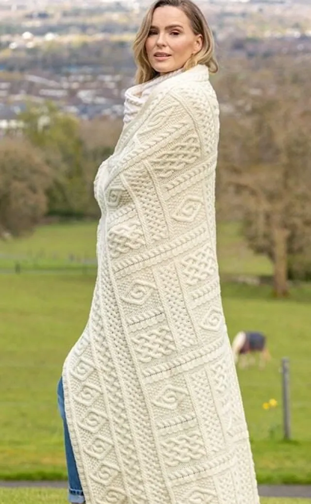 Aran Wool Throws*Sweater Shop Two Tone Plated Aran Throw X4349