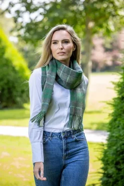 Ladies Wool Cashmere Scarves*Sweater Shop Wool and Cashmere Scarf Green Tartan