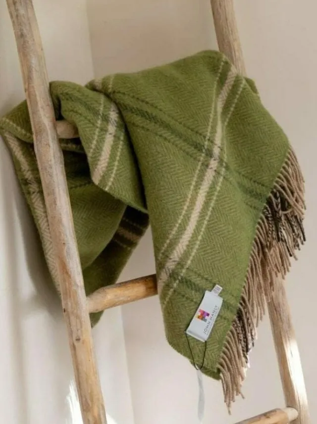 Cashmere & Merino Throws*Sweater Shop Wool and Cashmere Throw Col.1467